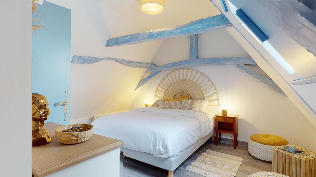Demeure Du Vallon - Chambres D'Hotes De Charme Azerat Bagian luar foto