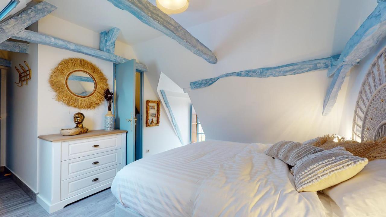 Demeure Du Vallon - Chambres D'Hotes De Charme Azerat Bagian luar foto