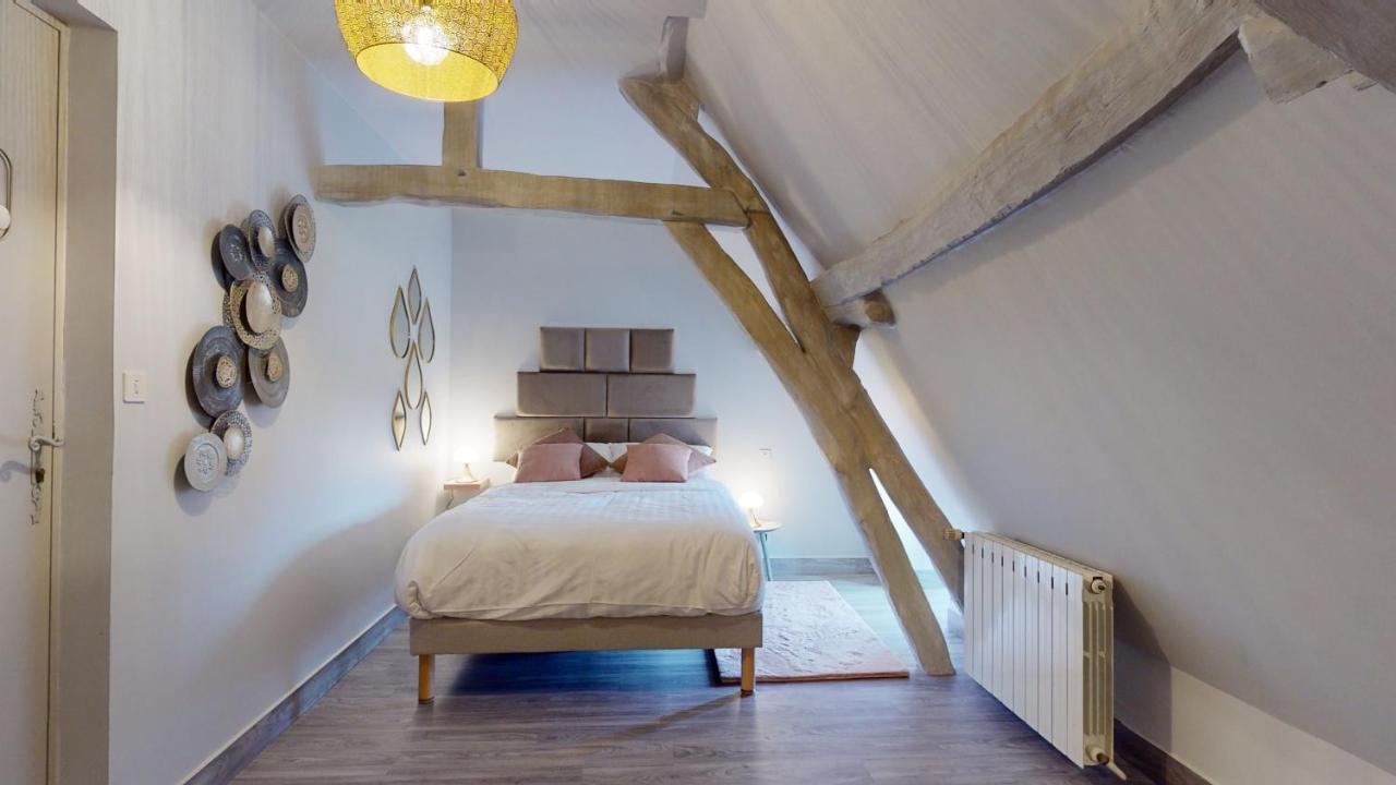 Demeure Du Vallon - Chambres D'Hotes De Charme Azerat Bagian luar foto