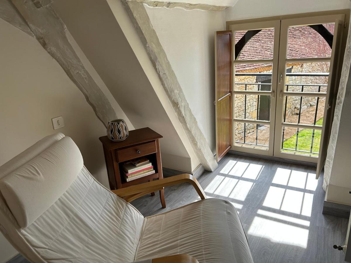 Demeure Du Vallon - Chambres D'Hotes De Charme Azerat Bagian luar foto