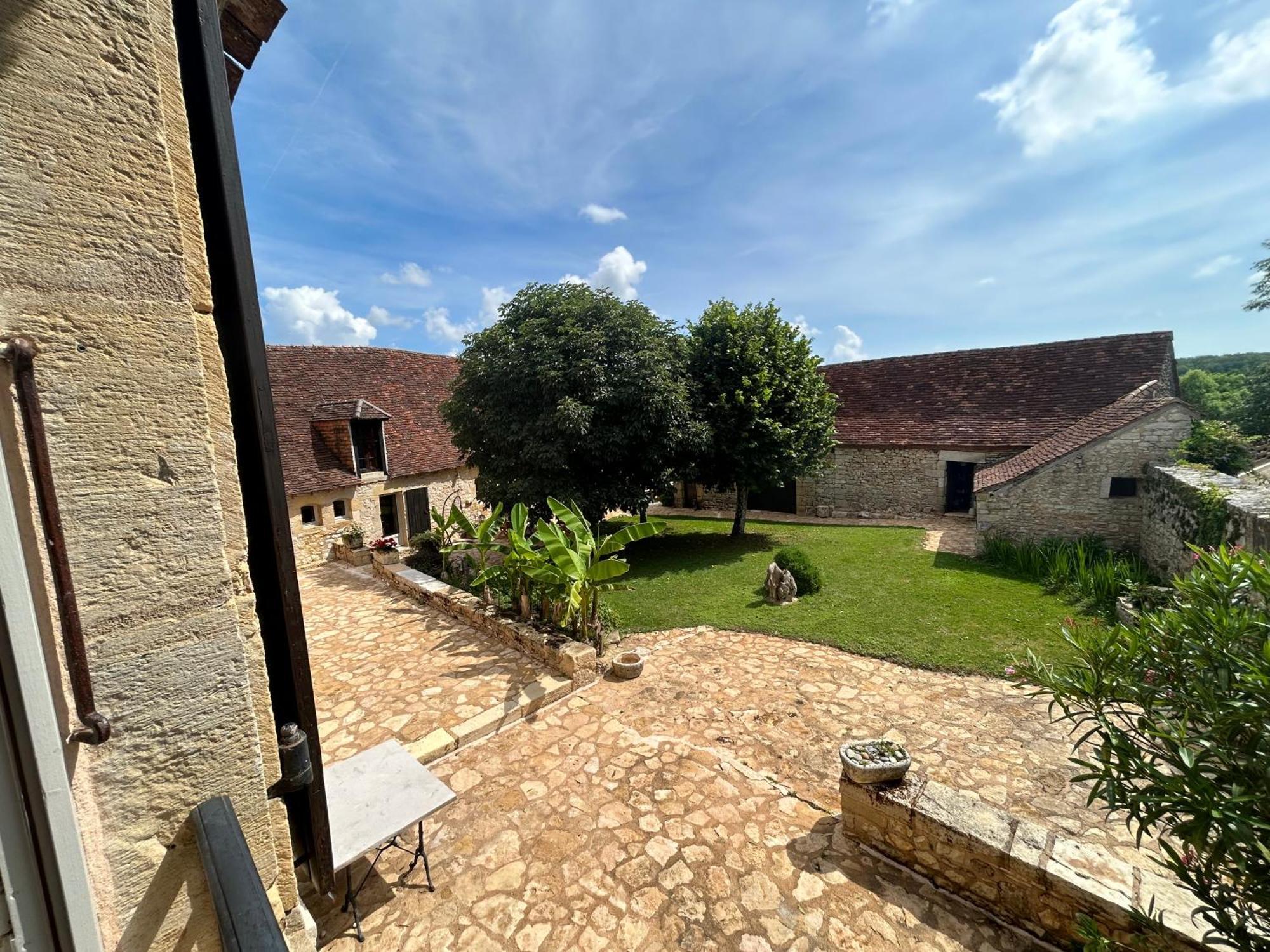 Demeure Du Vallon - Chambres D'Hotes De Charme Azerat Bagian luar foto