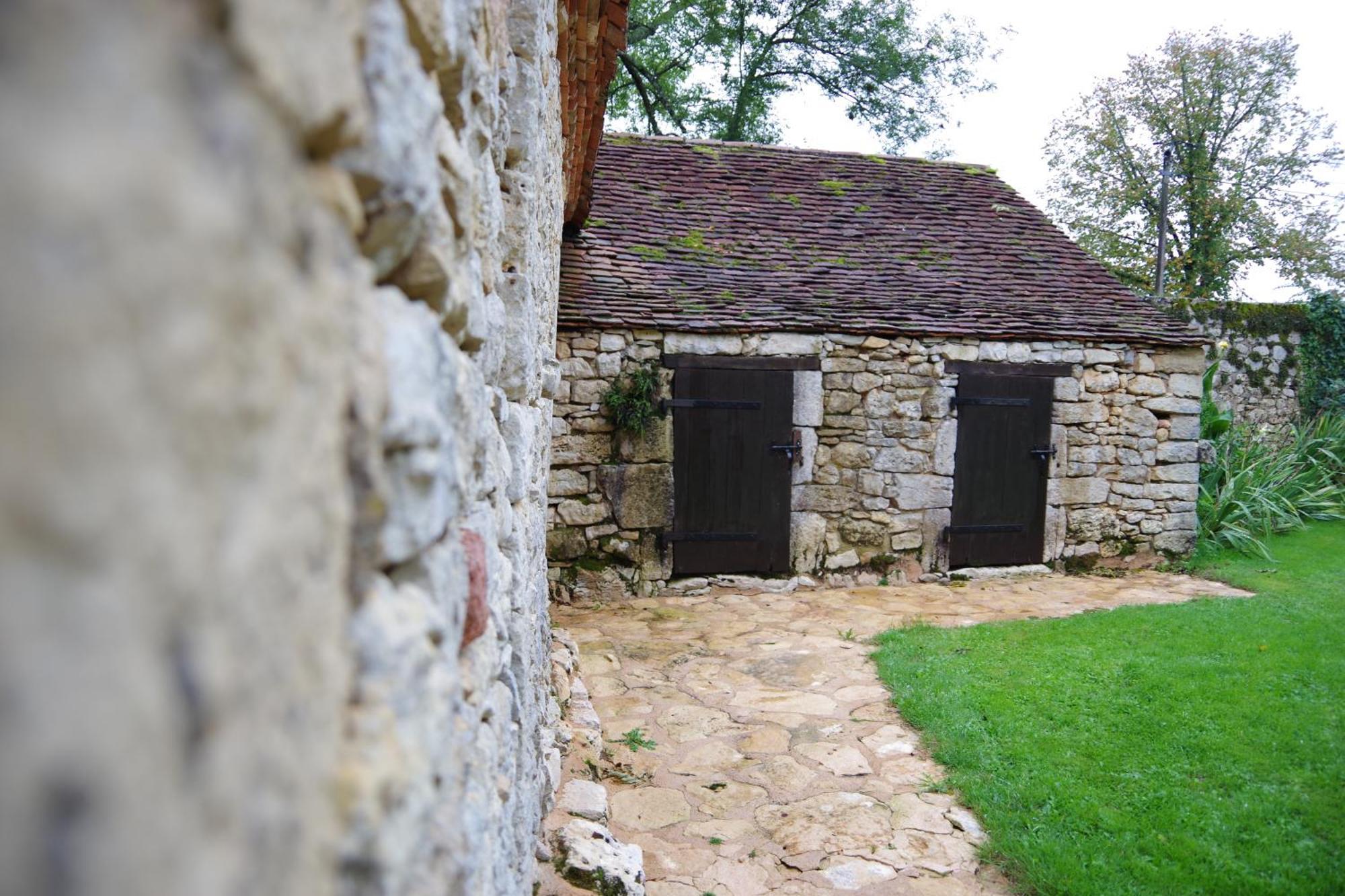 Demeure Du Vallon - Chambres D'Hotes De Charme Azerat Bagian luar foto